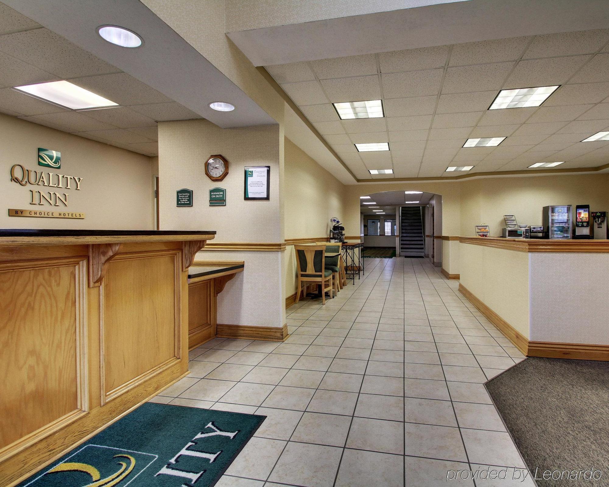 Columbia Inn & Suites Ngoại thất bức ảnh
