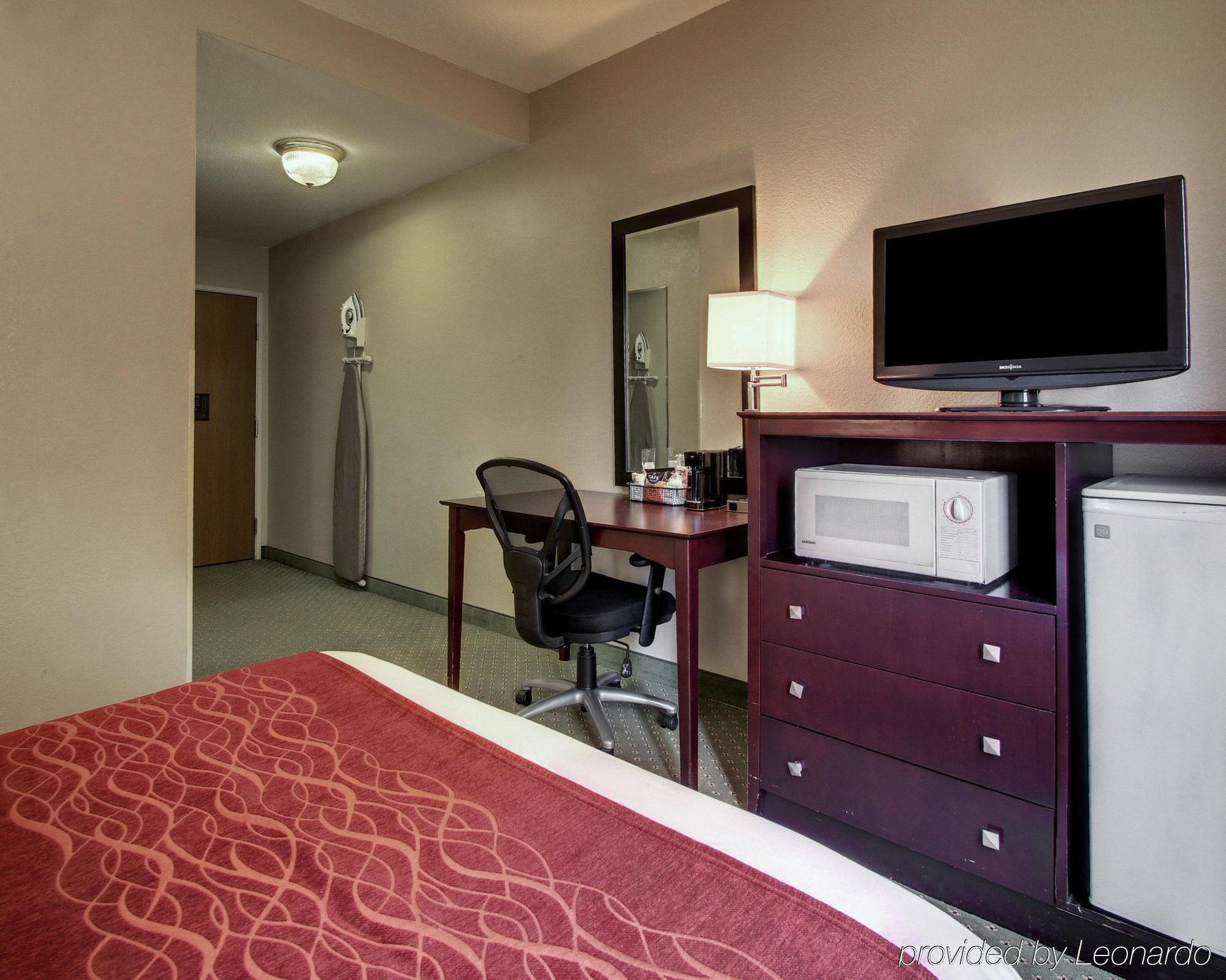 Columbia Inn & Suites Ngoại thất bức ảnh