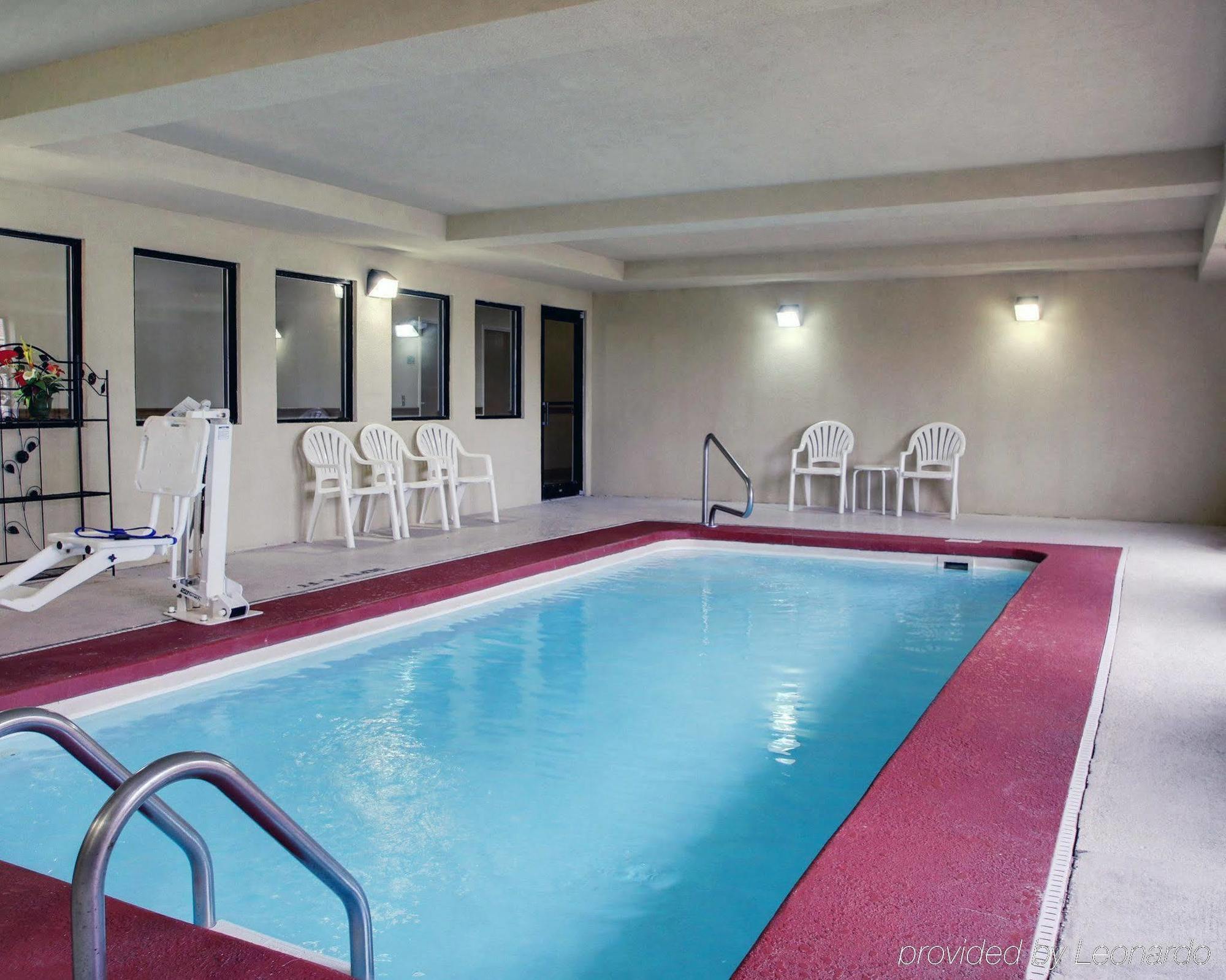 Columbia Inn & Suites Ngoại thất bức ảnh