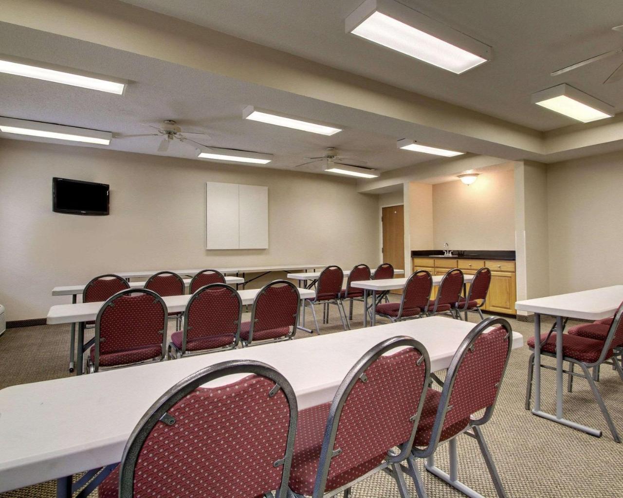 Columbia Inn & Suites Ngoại thất bức ảnh